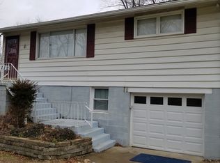 112 Moon Enlow Rd, Coraopolis, PA 15108