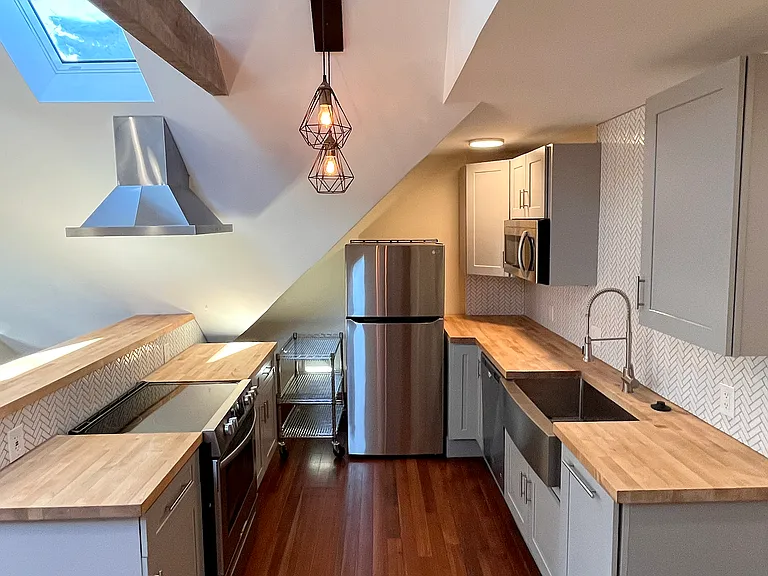 131 Taber Ave #3 — Photo 6