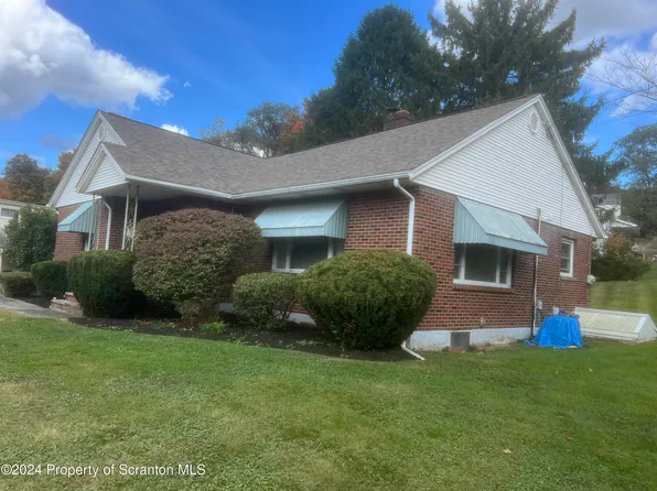 908 S Abington Rd, Clarks Summit, PA 18411