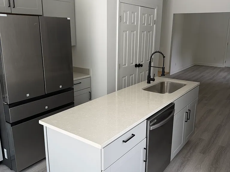 1700 North Ave NW — Photo 1
