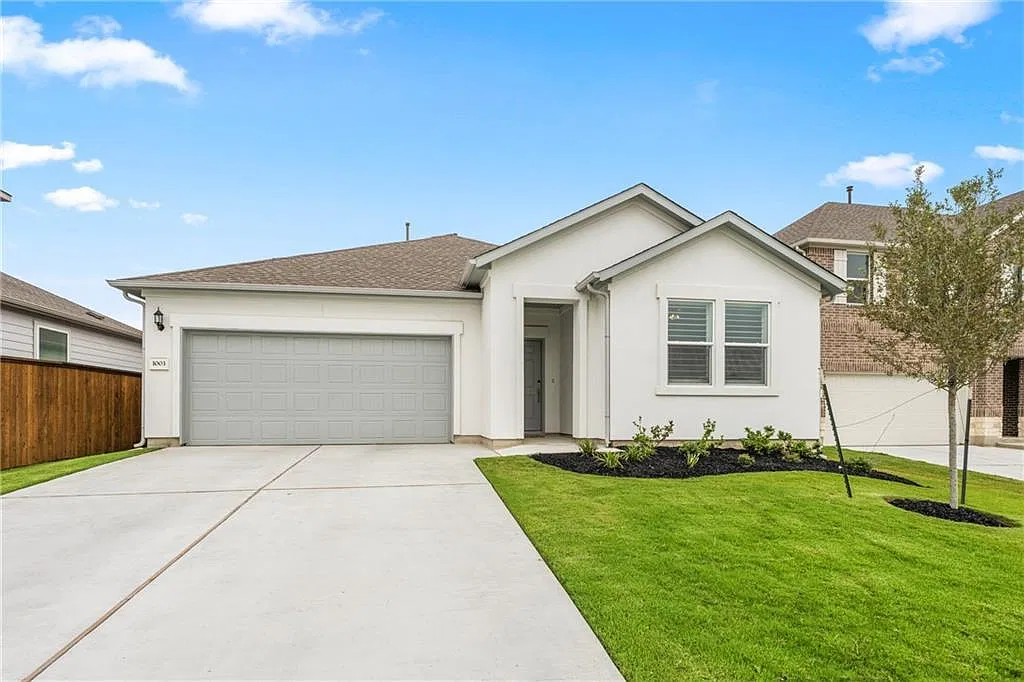 4 bed, 2.5 bath, 2260 sqft, $2,195 — Photo 2