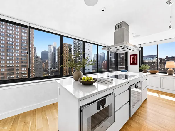 159 East 30th Street image 1 of 24