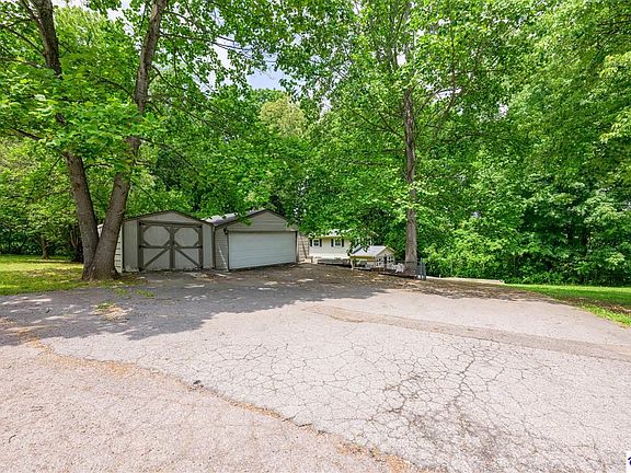 2nd image of 101 Hill Top Rd