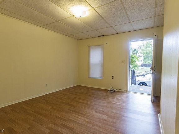 2nd image of 2307 East Ave
