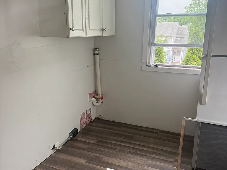 875 1/2 Main St #1 — Photo 9