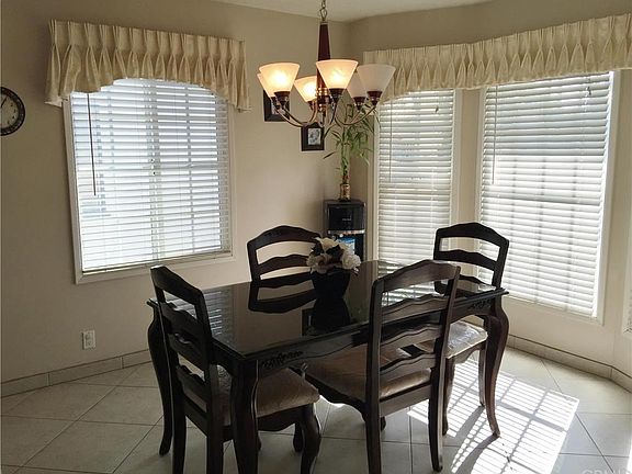3rd image of 2823 Candlewood St
