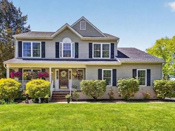 15 Annie Ln, Robbinsville, NJ 08691