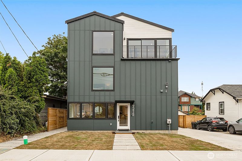 2nd image of 9215 12th Avenue NE