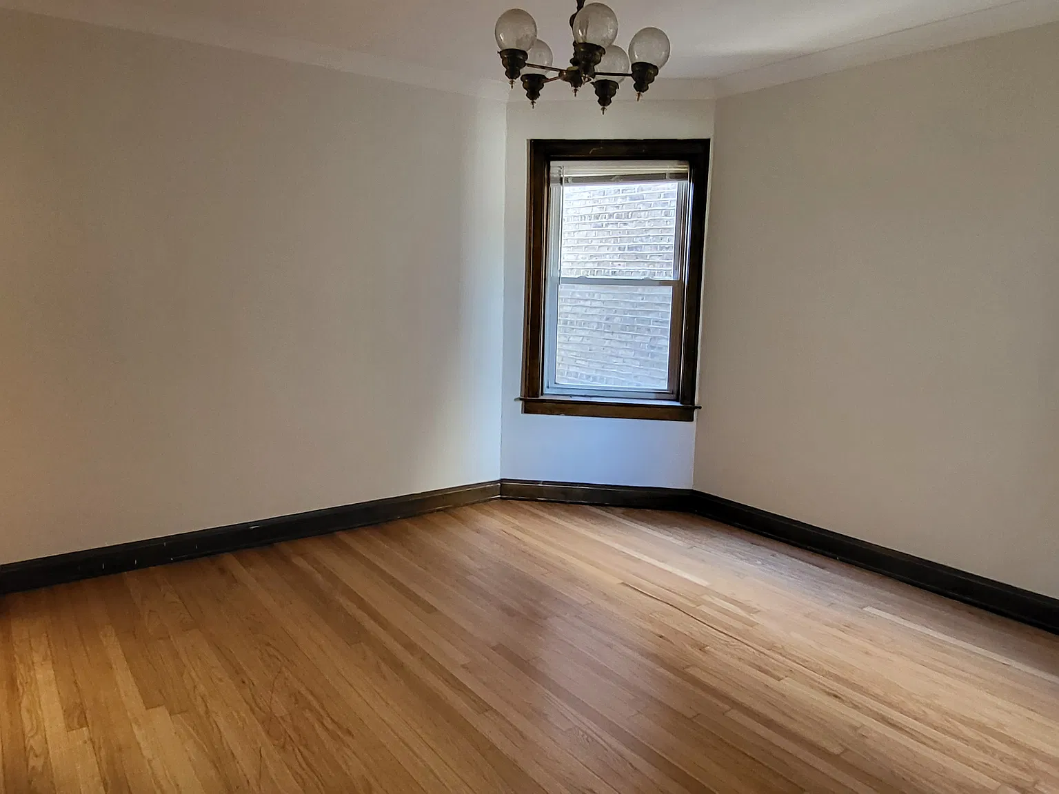 3 bed, 1200 sqft, $2,200 — Photo 4