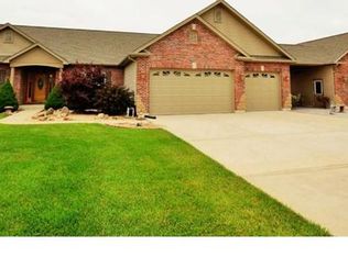 305 Foristell Manors Dr, Foristell, MO 63348