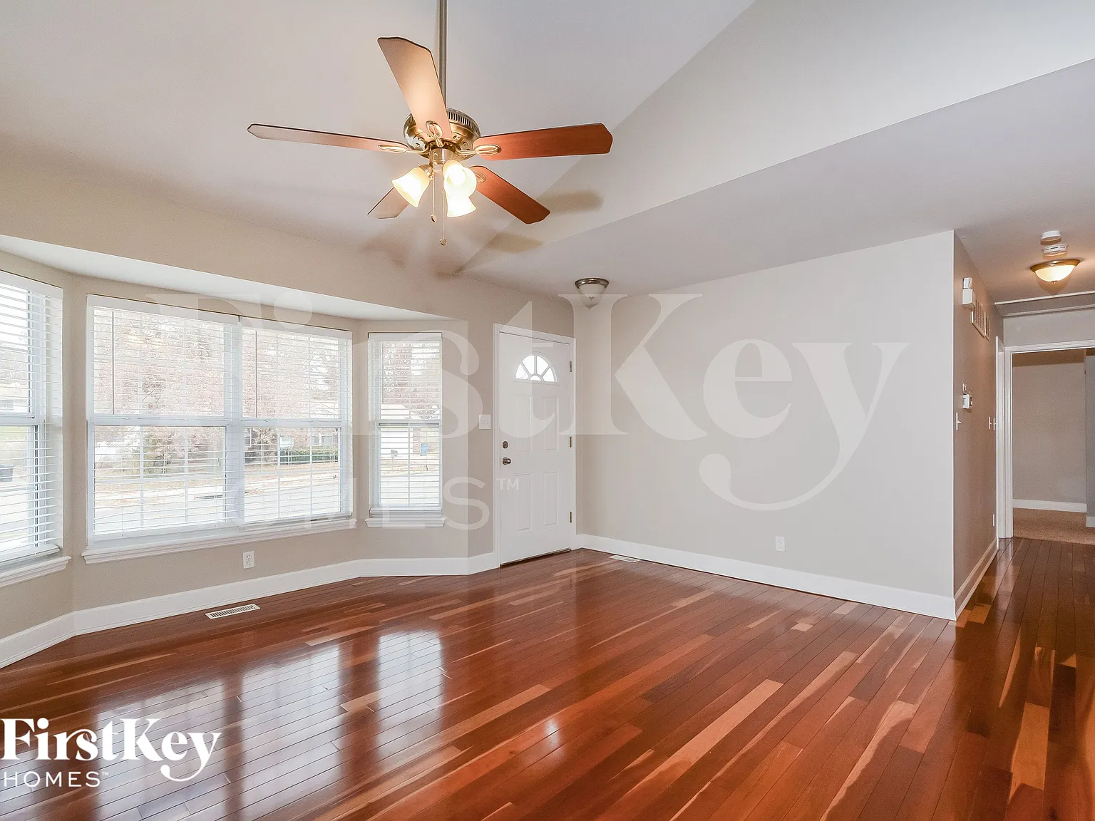 3 bed, 2.0 bath, 1296 sqft, $2,125 — Photo 4