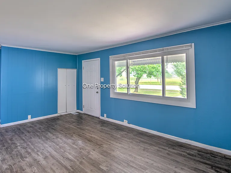 7611 Northcote Ave — Photo 4