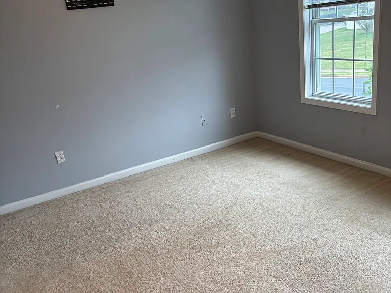 101 Quigley Ct — Photo 48