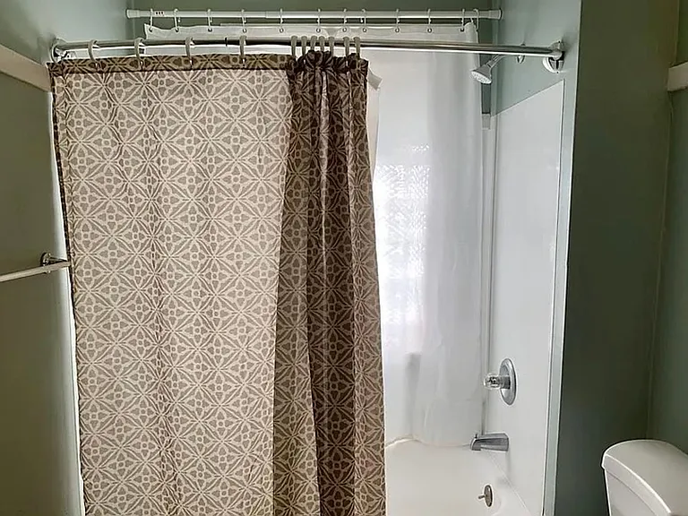 11710 Buckingham Ave — Photo 16