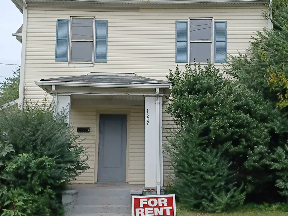 1302 Lafayette Blvd NW #2