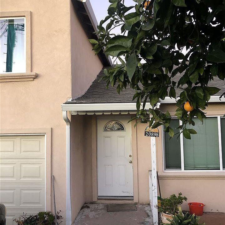 2nd image of 20898 Locust St