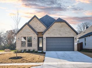 907 Boston Ln, River Oaks, TX 76114