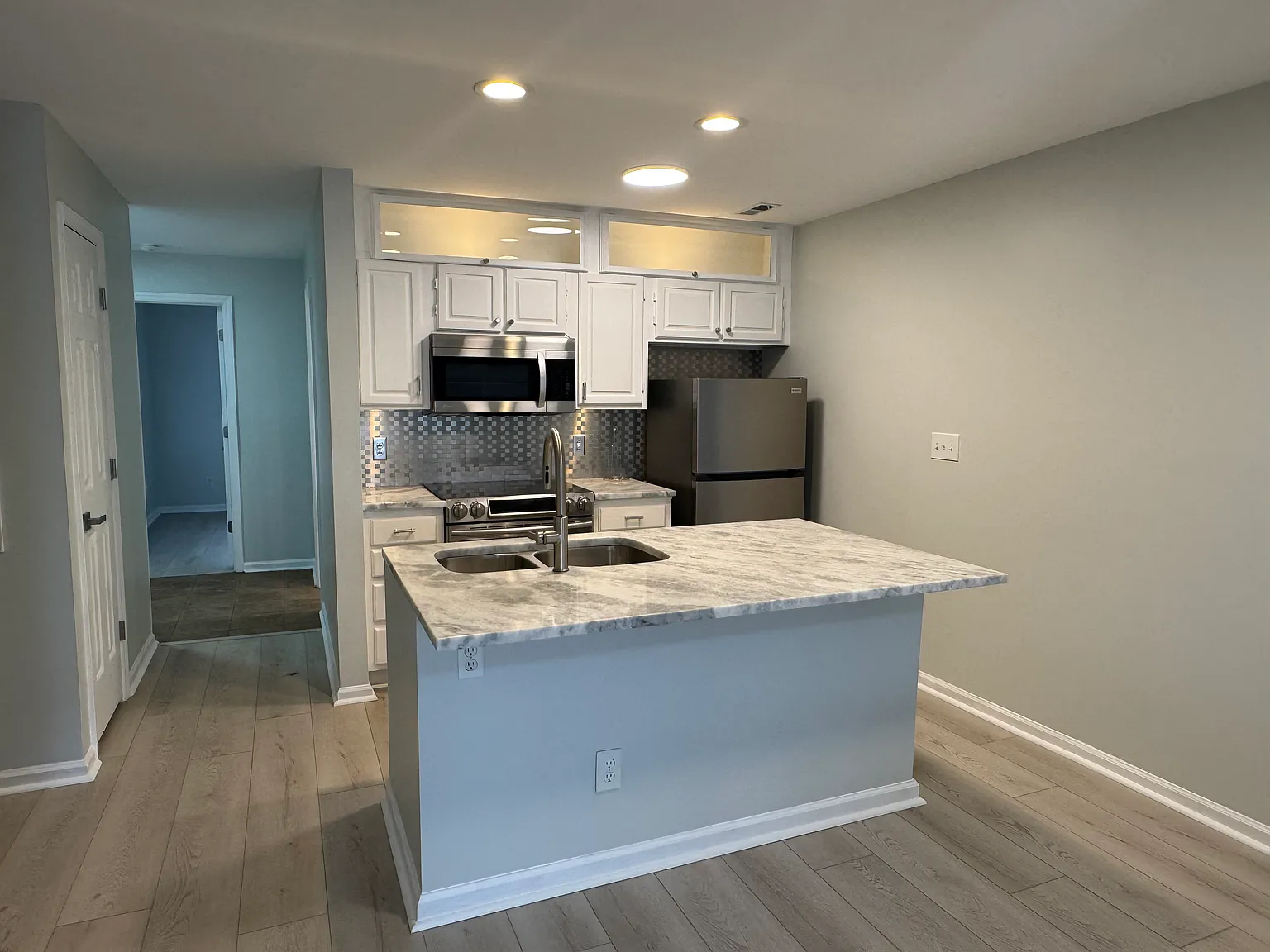 2 bed, 862 sqft, $2,150 — Photo 1