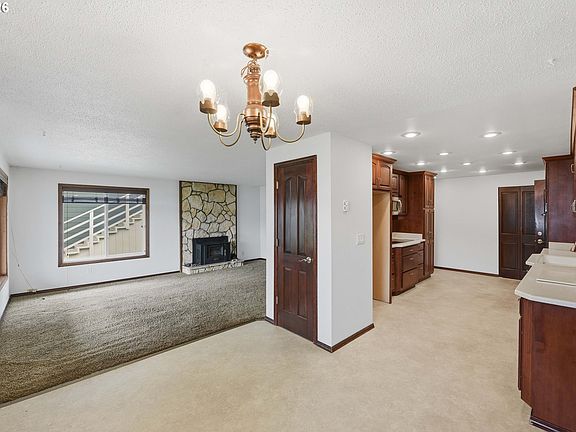 3rd image of 955 State St