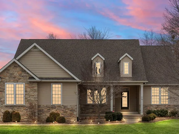 2570 Hilfiger Dr, Chesterton, IN 46304