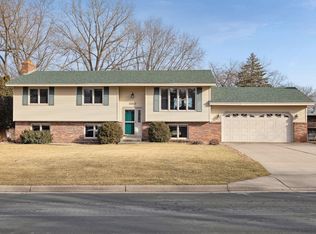 5050 Bona Rd, Mounds View, MN 55112