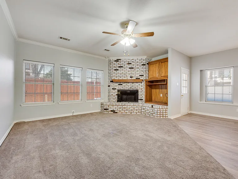739 Harbour Town Dr — Photo 4