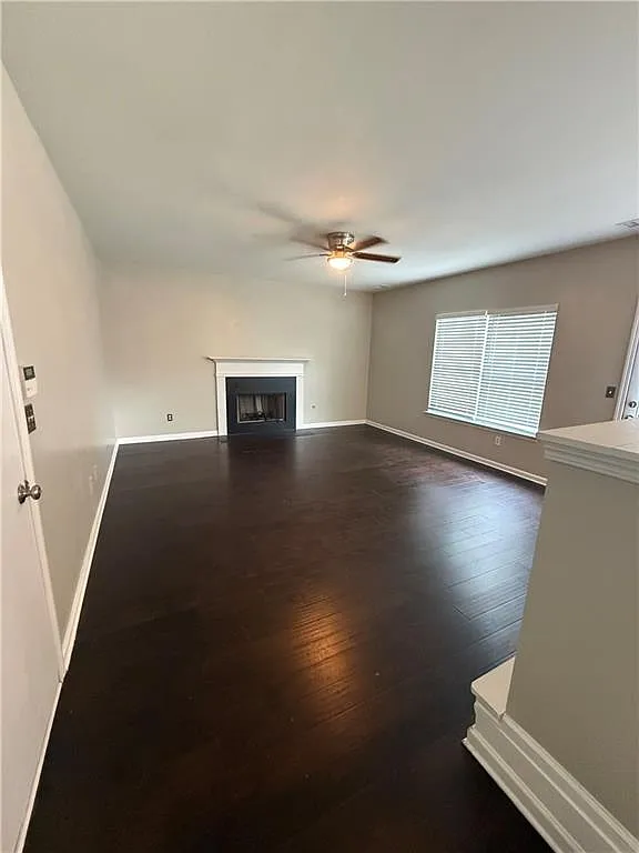 4 bed, 2.5 bath, 2494 sqft, $3,000 — Photo 3
