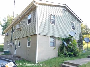 70 Clock Rd APT 2, Carbondale, IL 62901