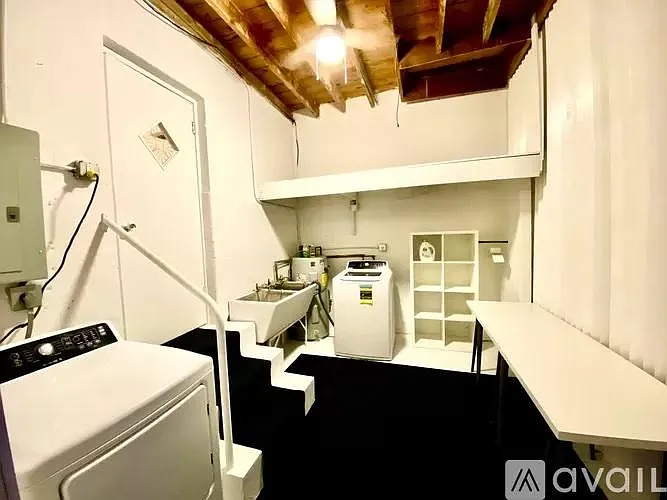 10815 NE 10th Pl — Photo 18