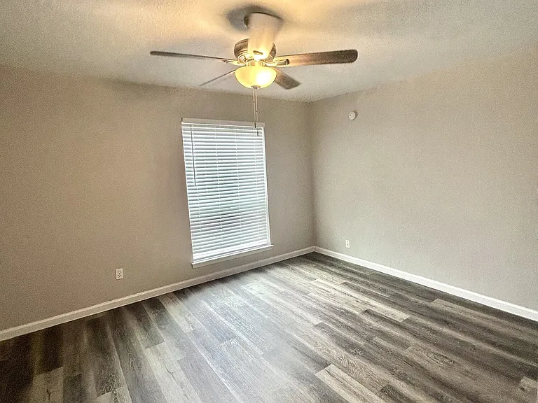 Athena Garden Apartments — Photo 36