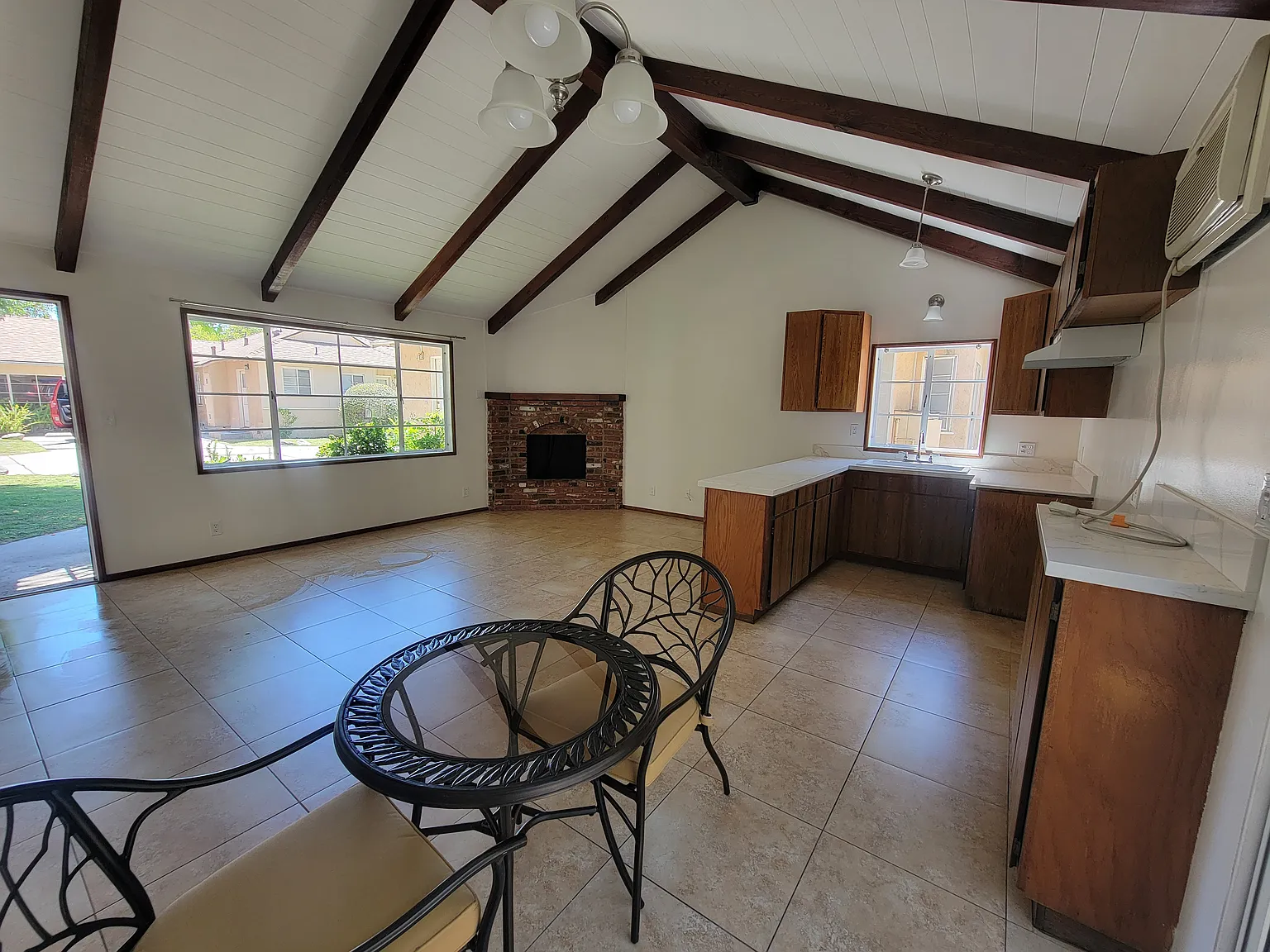 1 bed, 660 sqft, $2,085 — Photo 4
