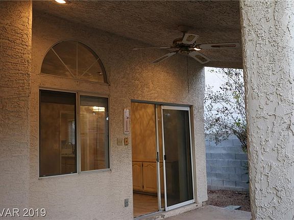 5th image of 1009 Holliston Cir