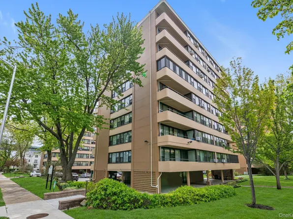 10-01 162 Street #4A, Beechhurst, NY 11357