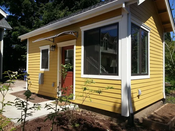 3930 SE Salmon St, Portland, OR 97214