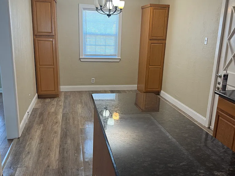 1315 Broadmoor St — Photo 2