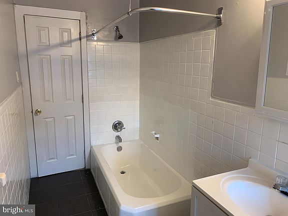 5th image of 5045 Pulaski Ave #3