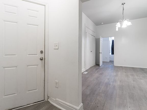 2nd image of 1426 McCulloh St #1