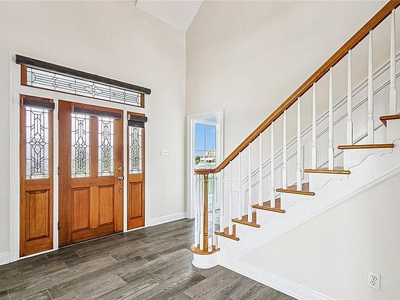 4th image of 112 Moray Dr