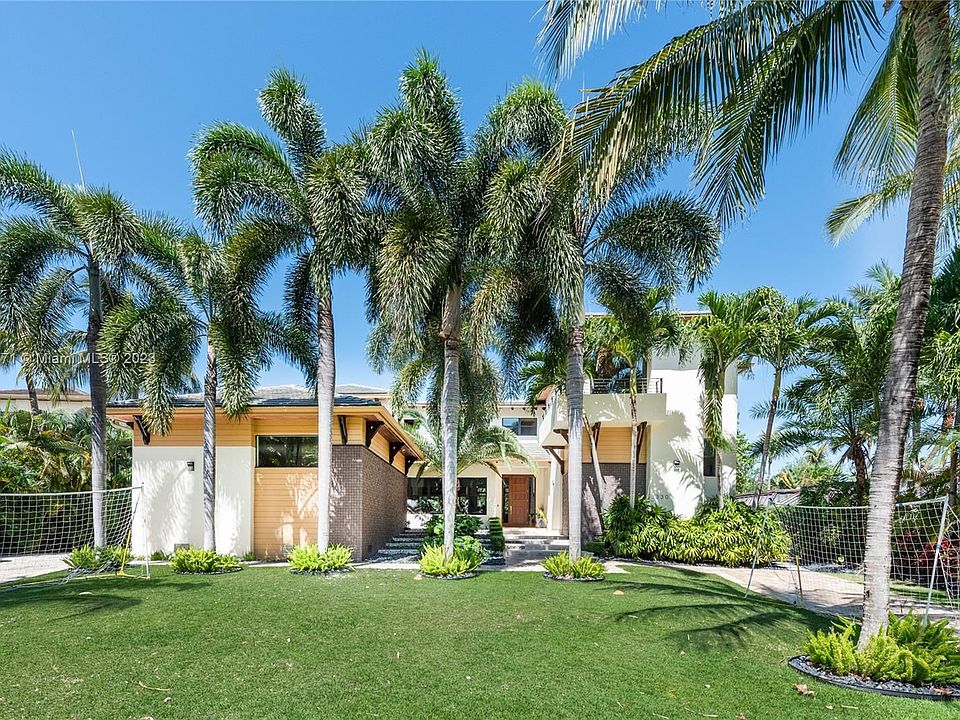 1st image of 330 Caribbean Rd