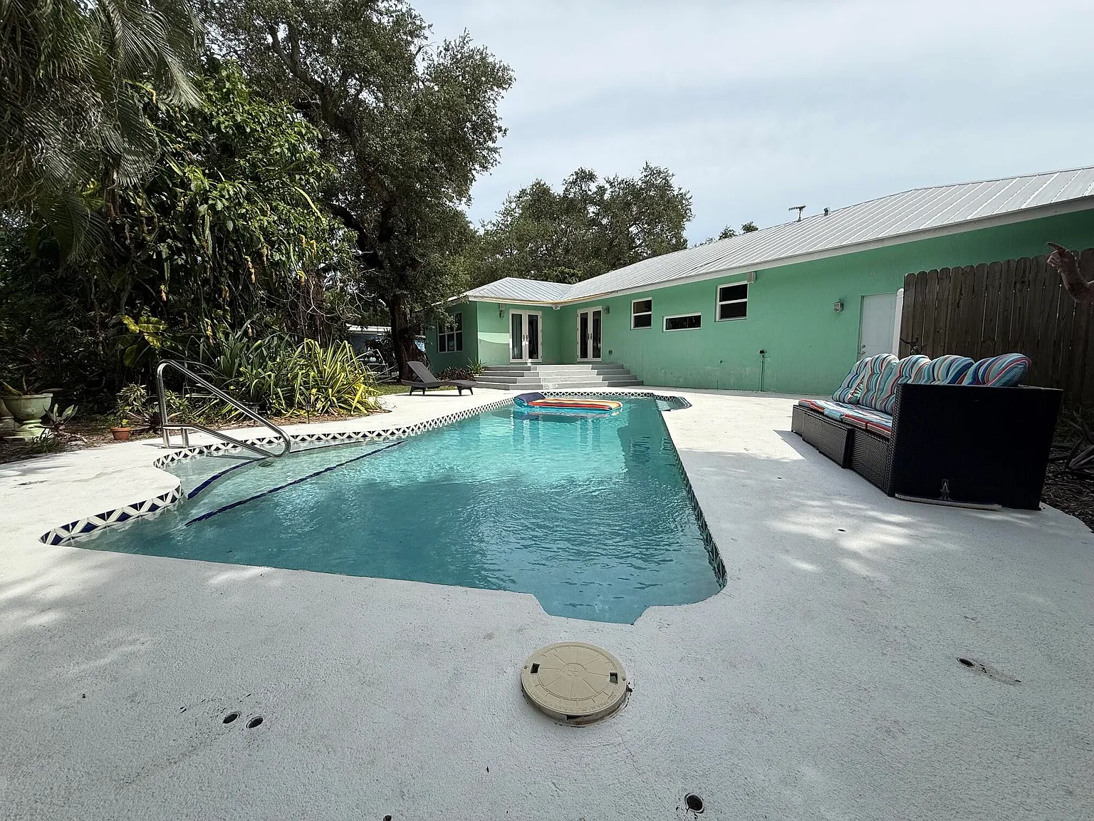2 bed, 2.5 bath, 1916 sqft, $8,500 — Photo 3
