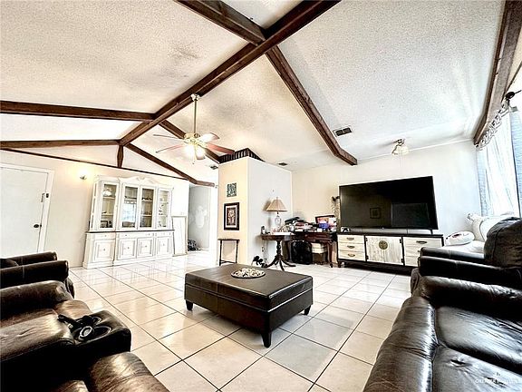 2nd image of 3217 Upas Ln