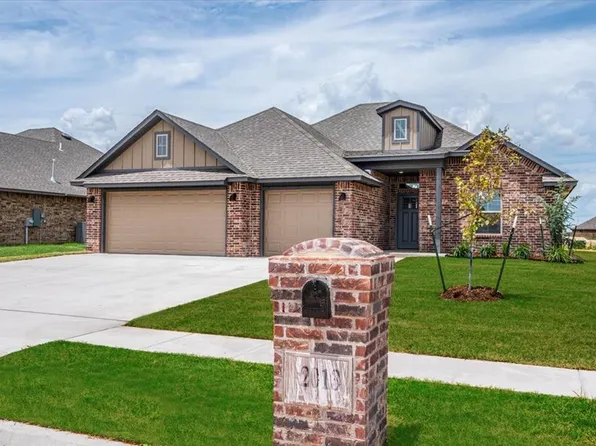 2013 W Crossbow Way, Mustang, OK 73064