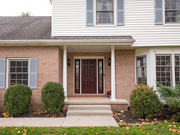 3rd image of 2552 Harland Dr