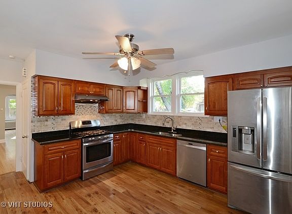 4th image of 7826 W Elmgrove Dr