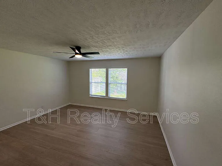 2145 Shadowbrook Dr — Photo 15