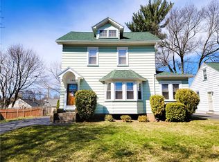 390 Tarrington Rd, Rochester, NY 14609