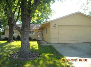6921 Highland St, Hanover Park, IL 60133