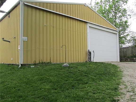 2nd image of 15450 Lake Rd #10