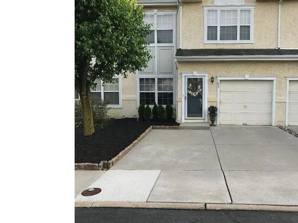 82 Versailles Blvd, Cherry Hill, NJ 08003