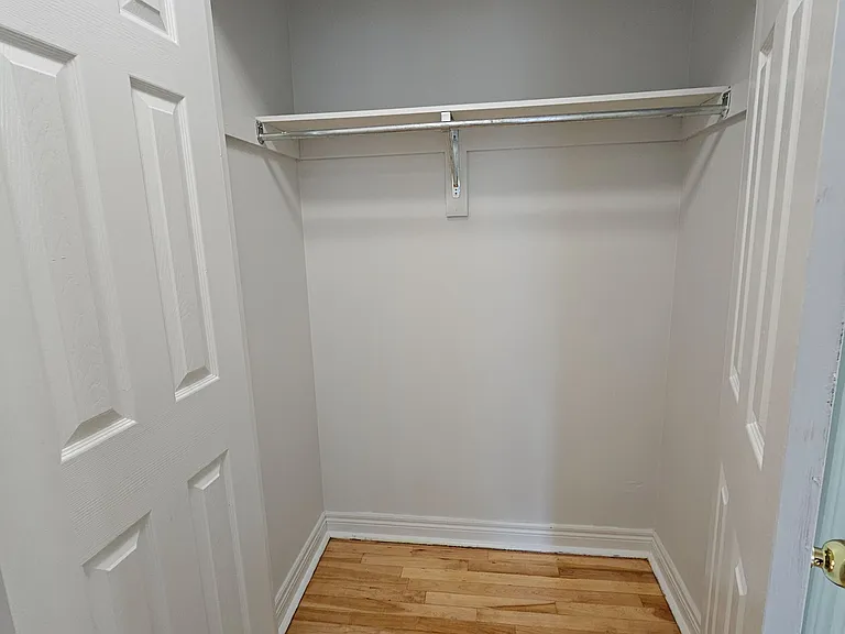 524 Yonge St #201 — Photo 16